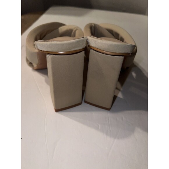 Pretty Little Thing Mules Womens Sz 7 Square Toe Block Heel Beige chunky Y2K - Picture 3 of 9
